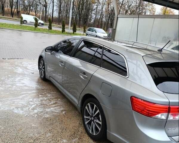 Сірий Тойота Авенсіс, об'ємом двигуна 2.23 л та пробігом 256 тис. км за 10800 $, фото 14 на Automoto.ua