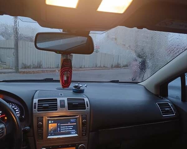 Серый Тойота Авенсис, объемом двигателя 2.23 л и пробегом 256 тыс. км за 11500 $, фото 2 на Automoto.ua