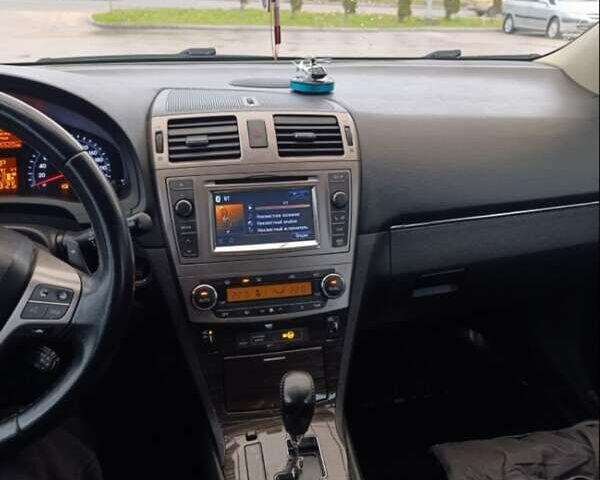 Сірий Тойота Авенсіс, об'ємом двигуна 2.23 л та пробігом 256 тис. км за 10800 $, фото 5 на Automoto.ua