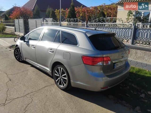 Серый Тойота Авенсис, объемом двигателя 2 л и пробегом 192 тыс. км за 10500 $, фото 1 на Automoto.ua