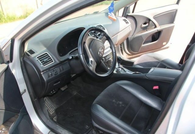 Серый Тойота Авенсис, объемом двигателя 0 л и пробегом 295 тыс. км за 8300 $, фото 12 на Automoto.ua