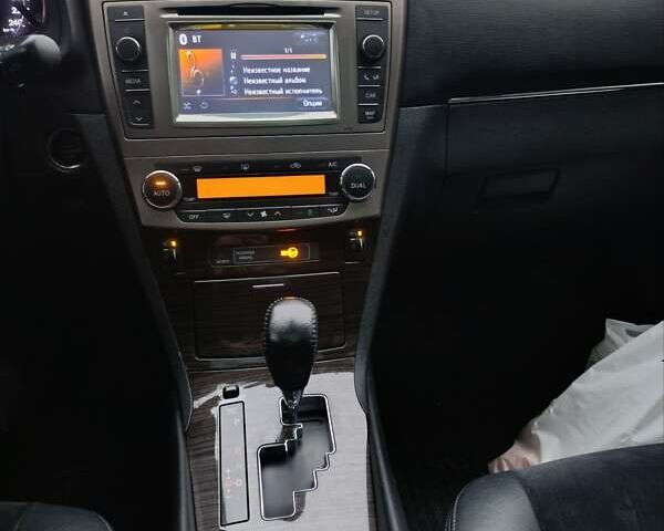 Сірий Тойота Авенсіс, об'ємом двигуна 2.23 л та пробігом 256 тис. км за 10800 $, фото 18 на Automoto.ua