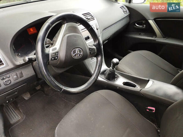 Серый Тойота Авенсис, объемом двигателя 1.99 л и пробегом 258 тыс. км за 12700 $, фото 4 на Automoto.ua