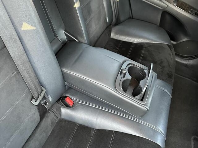 Серый Тойота Авенсис, объемом двигателя 2.2 л и пробегом 244 тыс. км за 9700 $, фото 17 на Automoto.ua