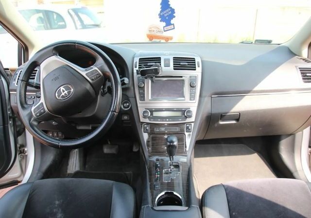 Серый Тойота Авенсис, объемом двигателя 0 л и пробегом 295 тыс. км за 8300 $, фото 2 на Automoto.ua