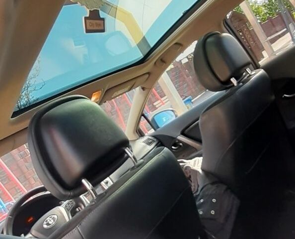 Серый Тойота Авенсис, объемом двигателя 2.2 л и пробегом 244 тыс. км за 9700 $, фото 1 на Automoto.ua