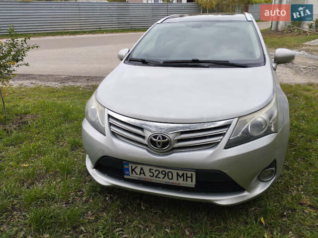 Серый Тойота Авенсис, объемом двигателя 1.99 л и пробегом 258 тыс. км за 12700 $, фото 3 на Automoto.ua