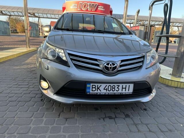 Серый Тойота Авенсис, объемом двигателя 2.2 л и пробегом 244 тыс. км за 9700 $, фото 7 на Automoto.ua