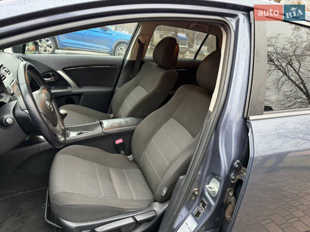 Серый Тойота Авенсис, объемом двигателя 2 л и пробегом 275 тыс. км за 11700 $, фото 25 на Automoto.ua