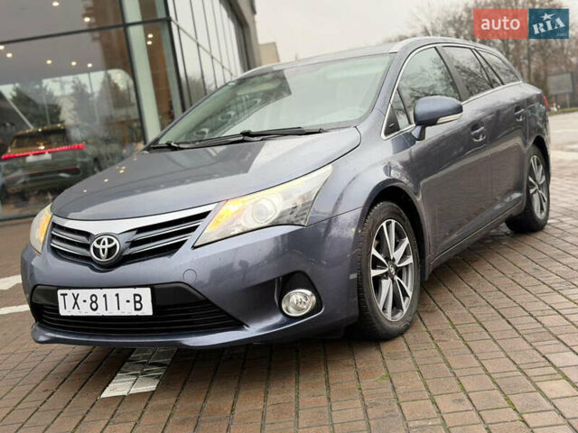 Серый Тойота Авенсис, объемом двигателя 2 л и пробегом 275 тыс. км за 11700 $, фото 7 на Automoto.ua