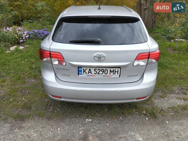 Серый Тойота Авенсис, объемом двигателя 1.99 л и пробегом 258 тыс. км за 12700 $, фото 2 на Automoto.ua