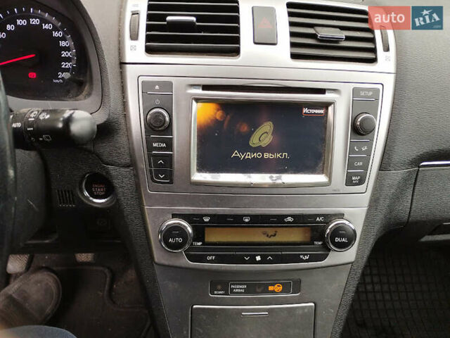 Серый Тойота Авенсис, объемом двигателя 1.99 л и пробегом 258 тыс. км за 12700 $, фото 6 на Automoto.ua