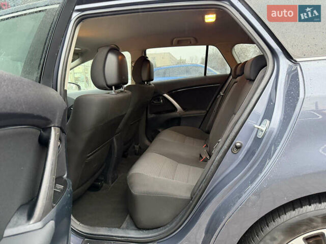 Серый Тойота Авенсис, объемом двигателя 2 л и пробегом 275 тыс. км за 11700 $, фото 26 на Automoto.ua