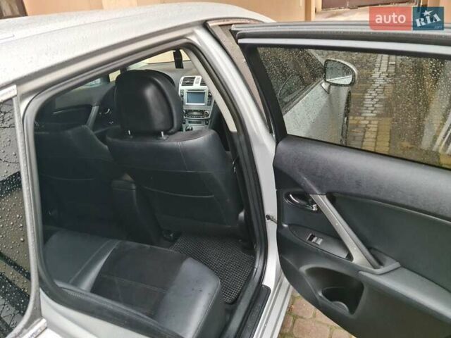 Сірий Тойота Авенсіс, об'ємом двигуна 2.2 л та пробігом 216 тис. км за 9900 $, фото 2 на Automoto.ua