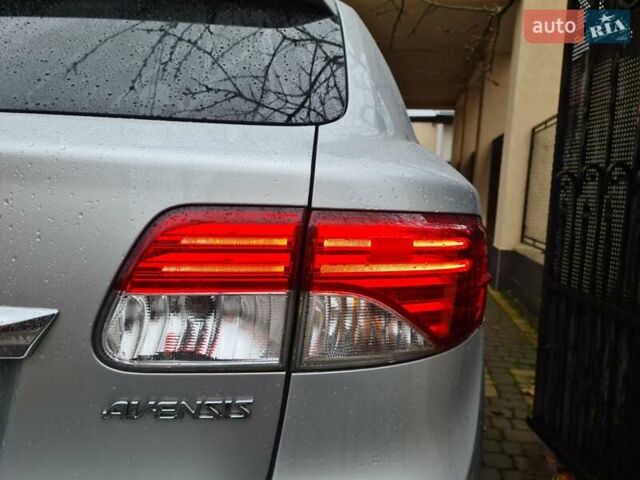Сірий Тойота Авенсіс, об'ємом двигуна 2.2 л та пробігом 216 тис. км за 9900 $, фото 13 на Automoto.ua