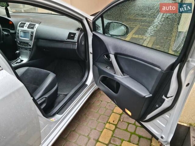 Сірий Тойота Авенсіс, об'ємом двигуна 2.2 л та пробігом 216 тис. км за 9900 $, фото 24 на Automoto.ua