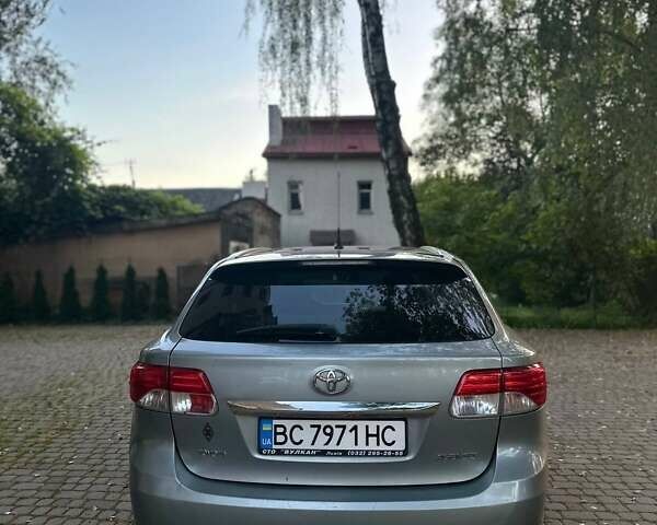 Серый Тойота Авенсис, объемом двигателя 2.2 л и пробегом 175 тыс. км за 12000 $, фото 6 на Automoto.ua