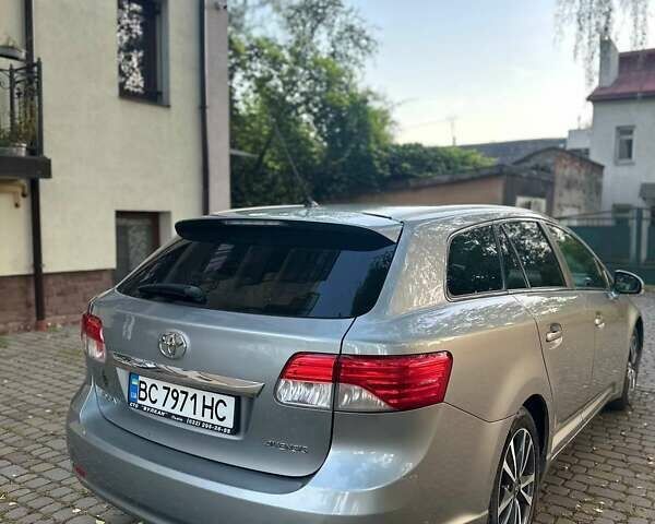 Серый Тойота Авенсис, объемом двигателя 2.2 л и пробегом 175 тыс. км за 12000 $, фото 4 на Automoto.ua