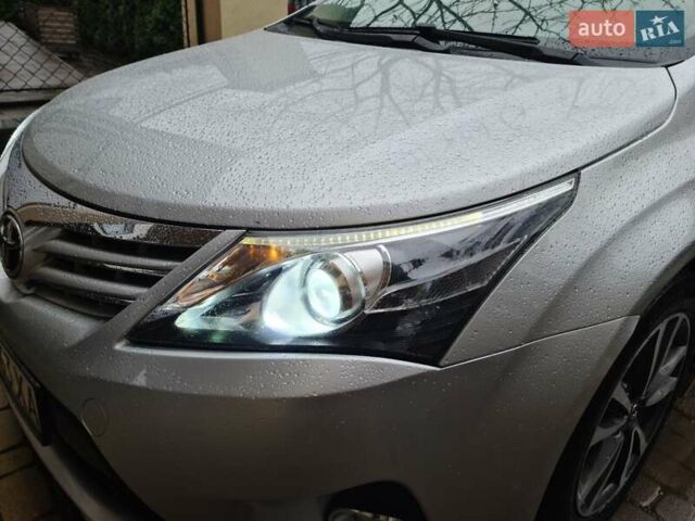 Сірий Тойота Авенсіс, об'ємом двигуна 2.2 л та пробігом 216 тис. км за 9900 $, фото 16 на Automoto.ua