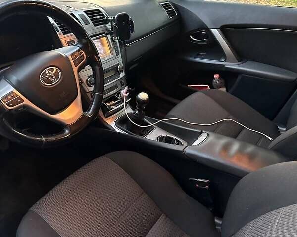 Серый Тойота Авенсис, объемом двигателя 2.2 л и пробегом 175 тыс. км за 12000 $, фото 11 на Automoto.ua