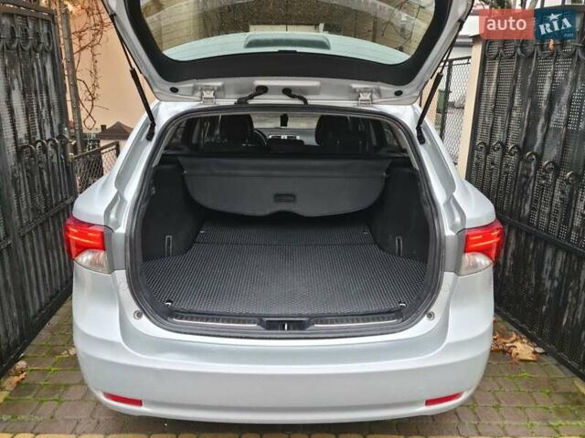 Сірий Тойота Авенсіс, об'ємом двигуна 2.2 л та пробігом 216 тис. км за 9900 $, фото 10 на Automoto.ua