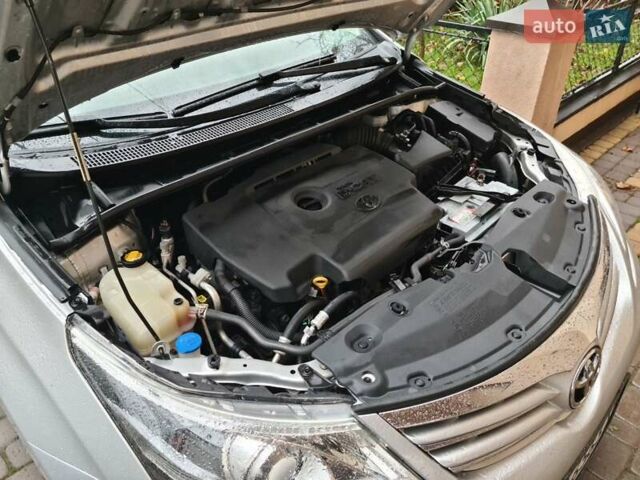 Сірий Тойота Авенсіс, об'ємом двигуна 2.2 л та пробігом 216 тис. км за 9900 $, фото 19 на Automoto.ua