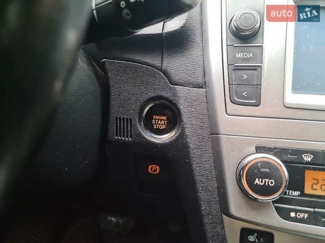 Сірий Тойота Авенсіс, об'ємом двигуна 2.2 л та пробігом 216 тис. км за 9900 $, фото 8 на Automoto.ua