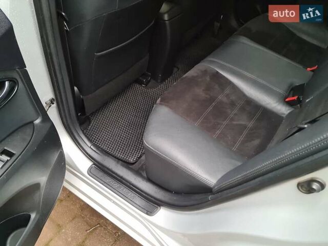 Сірий Тойота Авенсіс, об'ємом двигуна 2.2 л та пробігом 216 тис. км за 9900 $, фото 5 на Automoto.ua