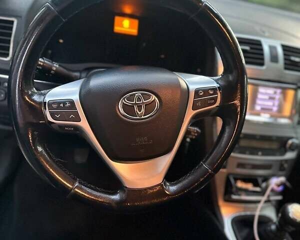 Серый Тойота Авенсис, объемом двигателя 2.2 л и пробегом 175 тыс. км за 12000 $, фото 10 на Automoto.ua