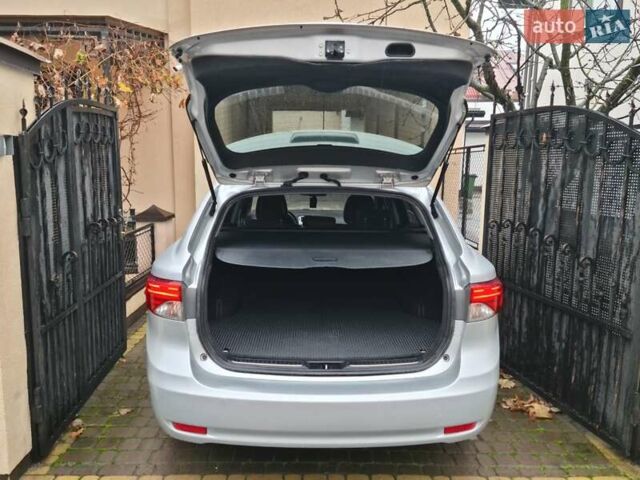 Сірий Тойота Авенсіс, об'ємом двигуна 2.2 л та пробігом 216 тис. км за 9900 $, фото 12 на Automoto.ua
