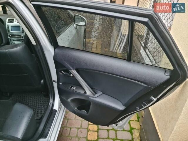 Сірий Тойота Авенсіс, об'ємом двигуна 2.2 л та пробігом 216 тис. км за 9900 $, фото 3 на Automoto.ua