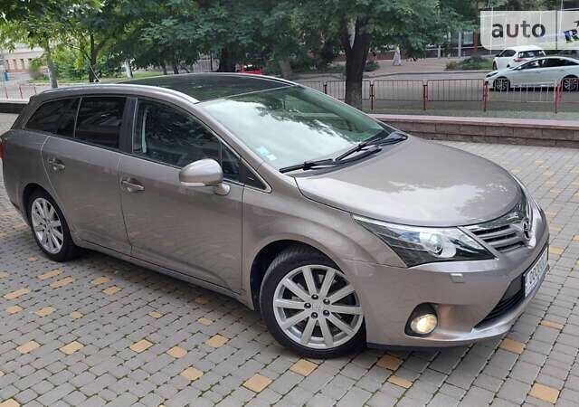 Сірий Тойота Авенсіс, об'ємом двигуна 2.2 л та пробігом 178 тис. км за 13555 $, фото 13 на Automoto.ua