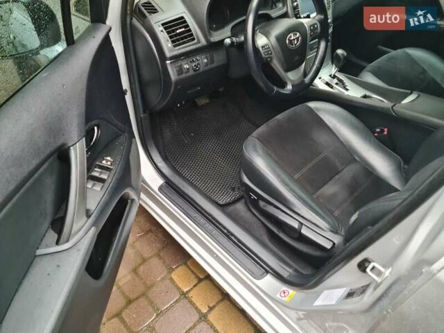 Сірий Тойота Авенсіс, об'ємом двигуна 2.2 л та пробігом 216 тис. км за 9900 $, фото 23 на Automoto.ua