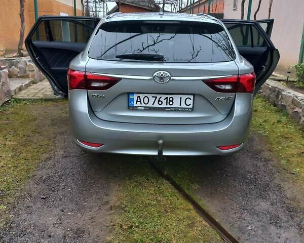 Сірий Тойота Авенсіс, об'ємом двигуна 2 л та пробігом 313 тис. км за 13200 $, фото 5 на Automoto.ua