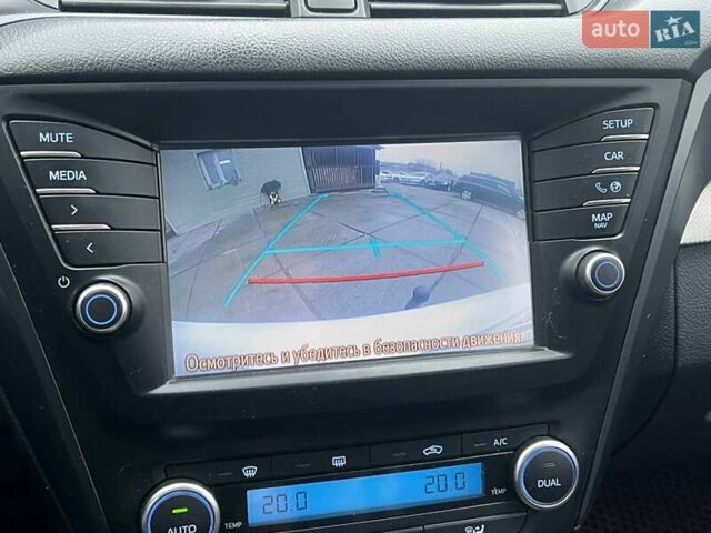 Серый Тойота Авенсис, объемом двигателя 2 л и пробегом 274 тыс. км за 13490 $, фото 17 на Automoto.ua