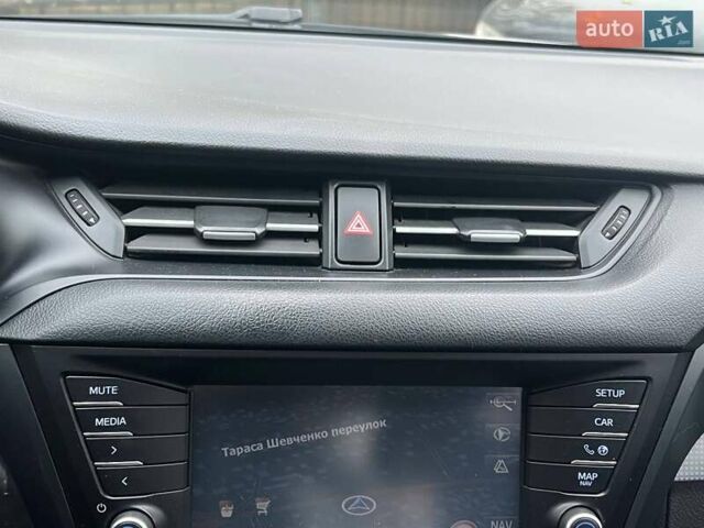 Серый Тойота Авенсис, объемом двигателя 2 л и пробегом 274 тыс. км за 13490 $, фото 15 на Automoto.ua