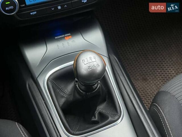 Серый Тойота Авенсис, объемом двигателя 2 л и пробегом 274 тыс. км за 13490 $, фото 19 на Automoto.ua