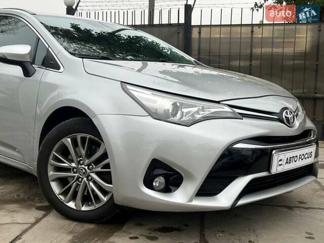 Серый Тойота Авенсис, объемом двигателя 2 л и пробегом 274 тыс. км за 13490 $, фото 3 на Automoto.ua