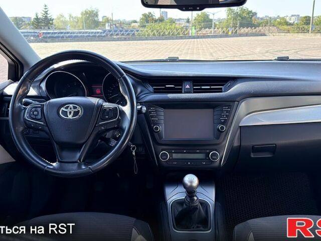 Серый Тойота Авенсис, объемом двигателя 2 л и пробегом 273 тыс. км за 13200 $, фото 5 на Automoto.ua