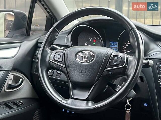 Серый Тойота Авенсис, объемом двигателя 2 л и пробегом 274 тыс. км за 13490 $, фото 13 на Automoto.ua