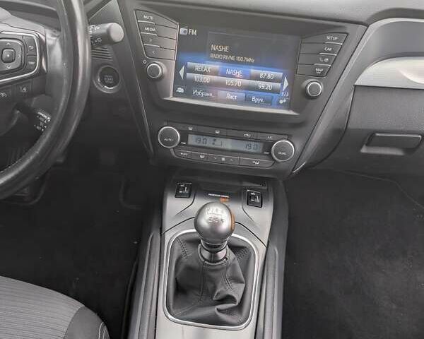 Серый Тойота Авенсис, объемом двигателя 2 л и пробегом 241 тыс. км за 13950 $, фото 44 на Automoto.ua