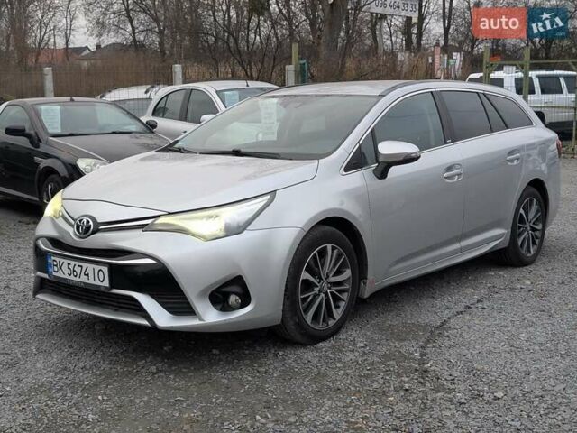 Серый Тойота Авенсис, объемом двигателя 2 л и пробегом 241 тыс. км за 13750 $, фото 2 на Automoto.ua