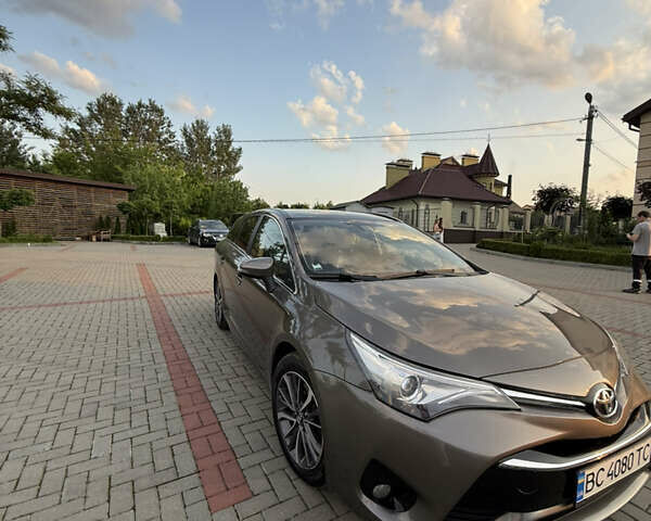 Серый Тойота Авенсис, объемом двигателя 2 л и пробегом 178 тыс. км за 14400 $, фото 3 на Automoto.ua