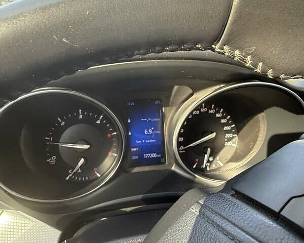Серый Тойота Авенсис, объемом двигателя 2 л и пробегом 178 тыс. км за 14400 $, фото 46 на Automoto.ua