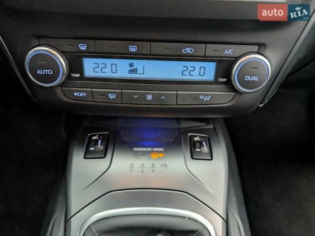 Серый Тойота Авенсис, объемом двигателя 2 л и пробегом 241 тыс. км за 13750 $, фото 49 на Automoto.ua