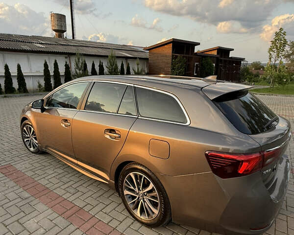 Серый Тойота Авенсис, объемом двигателя 2 л и пробегом 178 тыс. км за 14400 $, фото 11 на Automoto.ua