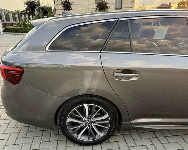 Серый Тойота Авенсис, объемом двигателя 2 л и пробегом 178 тыс. км за 14400 $, фото 8 на Automoto.ua