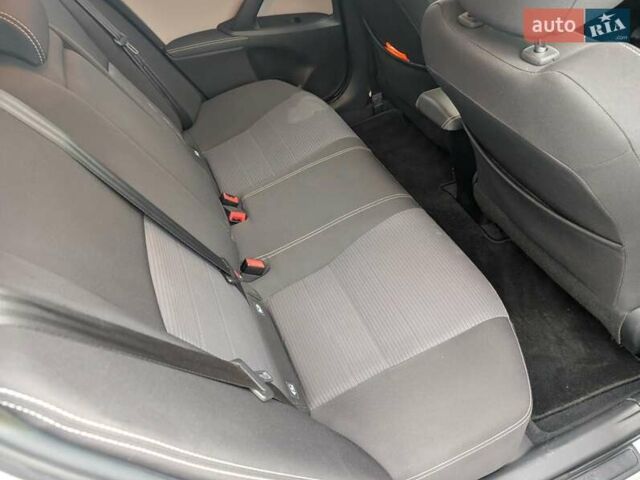 Серый Тойота Авенсис, объемом двигателя 2 л и пробегом 241 тыс. км за 13750 $, фото 36 на Automoto.ua