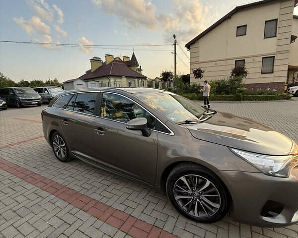 Серый Тойота Авенсис, объемом двигателя 2 л и пробегом 178 тыс. км за 14400 $, фото 4 на Automoto.ua