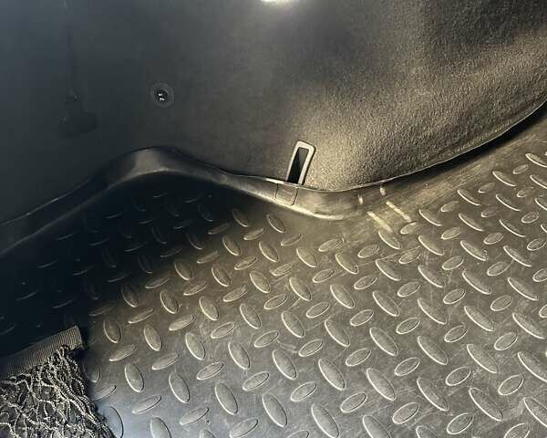 Сірий Тойота Авенсіс, об'ємом двигуна 2 л та пробігом 255 тис. км за 16300 $, фото 1 на Automoto.ua